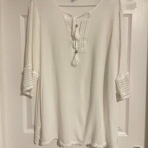 Pre-owned White beach Boho Tunic with Tassel Accents - Medium Size